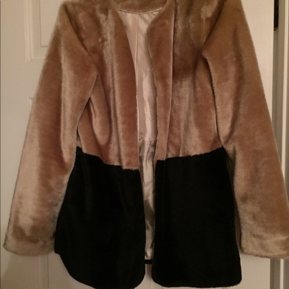 Forever21 faux fur jacket - Picture 1 of 9